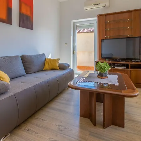 Besonderes Nur 350 Meter Zum Mit Meerblick, Babybett, Parkplatz דירה