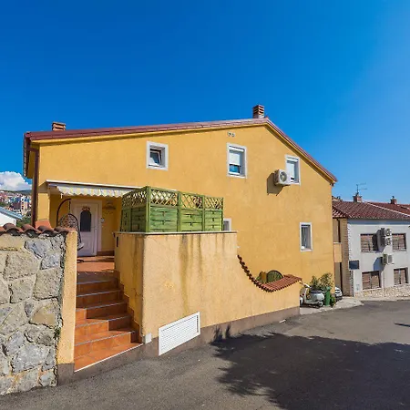 Apartment Besonderes Nur 350 Meter Zum Mit Meerblick, Babybett, Parkplatz Crikvenica