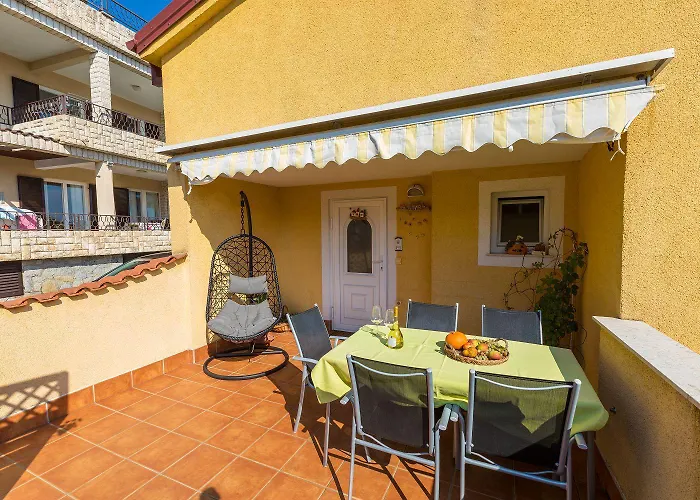 Besonderes Nur 350 Meter Zum Mit Meerblick, Babybett, Parkplatz Crikvenica